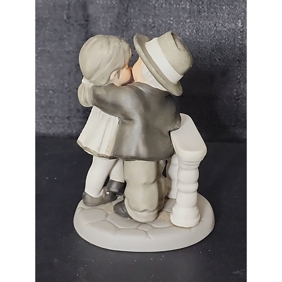 Kim Anderson Pretty As A Picture One Of Lifes Sweetest Moments 4.5” Figurine - Picture 2 of 3